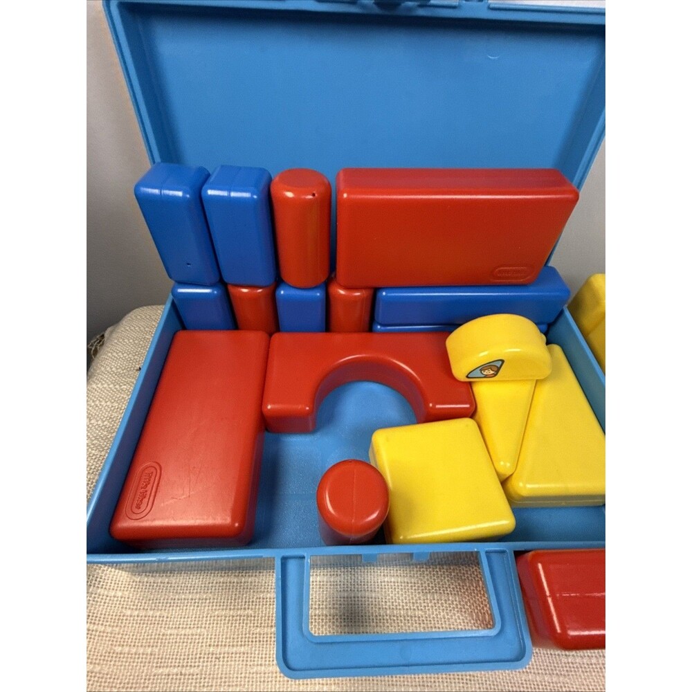 Vtg Little Tikes Carry-A-Long Building Block Case With Blocks 20 Blocks & 1 Car - Picture 9 of 14